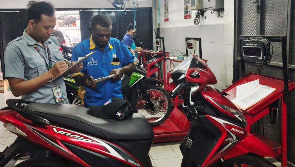 Sertifikasi Level Bronze untuk Guru SMK Mitra Binaan Astra Motor Papua