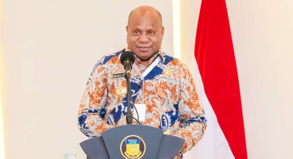 Gubernur Papua Matius D. Fakhiri