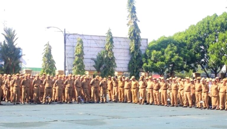 ASN Pemerintah Provinsi Papua saat mengikuti apel